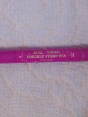 Dual-Ended Freckle Stamp Pen - Pink